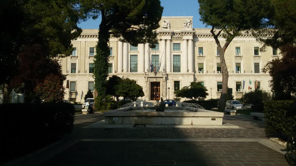 Suites Florence Pescara Bagian luar foto